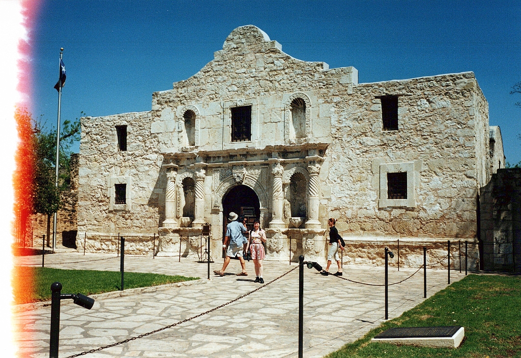2000  - USA 12 (The Alamo - San Antonio).jpg